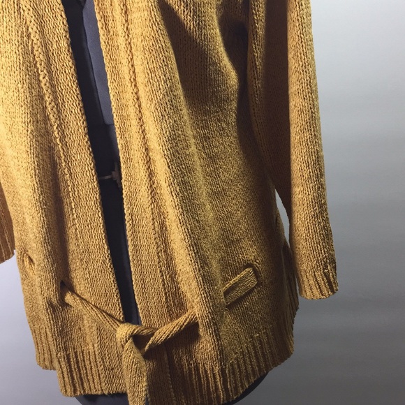 C’est City Belted Front Tie Sweater Size Large - Picture 5 of 9